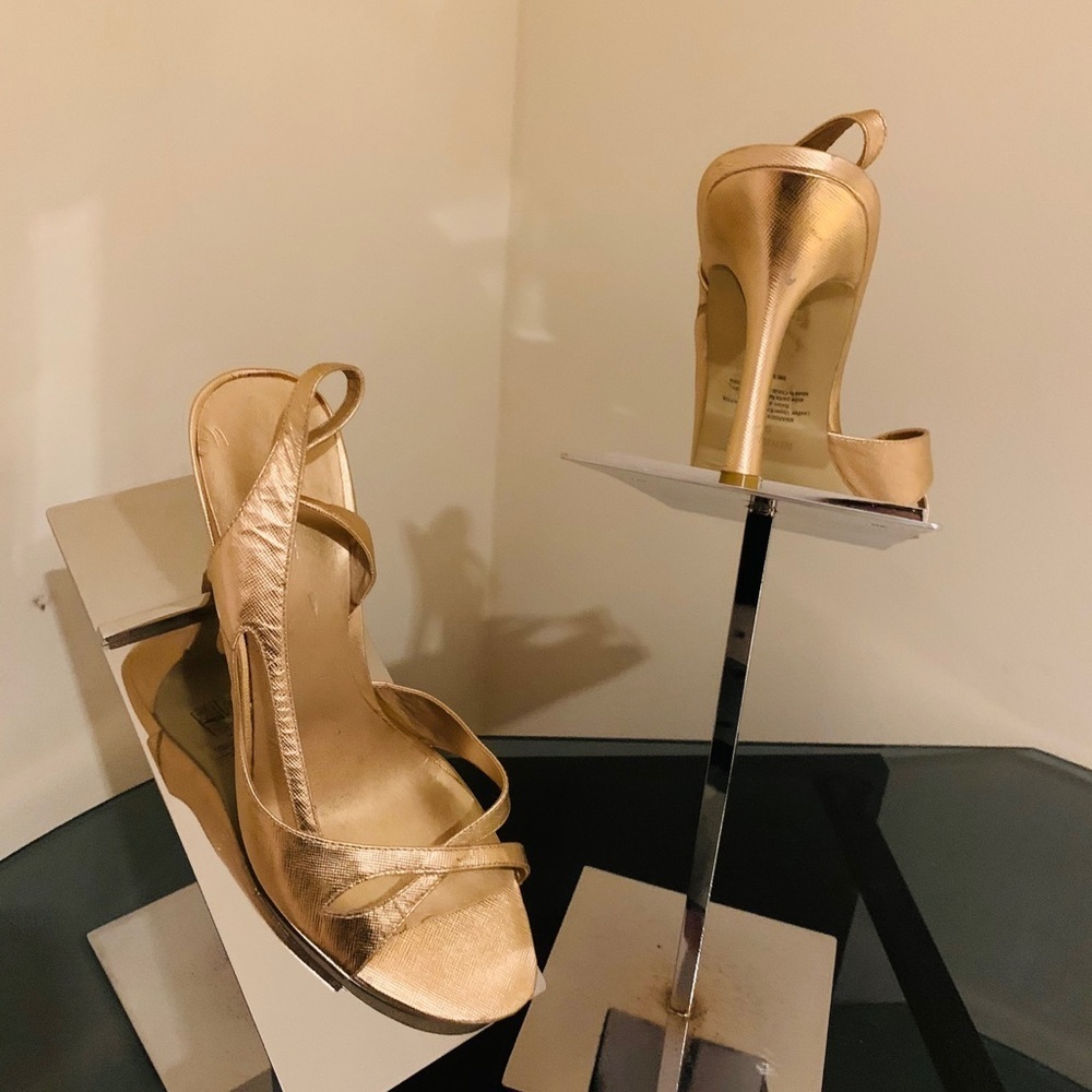 S39- 💰💰SALE 💰💰Nine West Rose Gold Sandals size 9